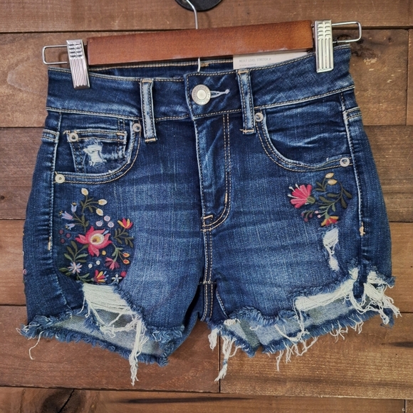 American Eagle Hi-Rise Shortie Jean Shorts Embroidered Distressed Size 0 NWT - Picture 1 of 8